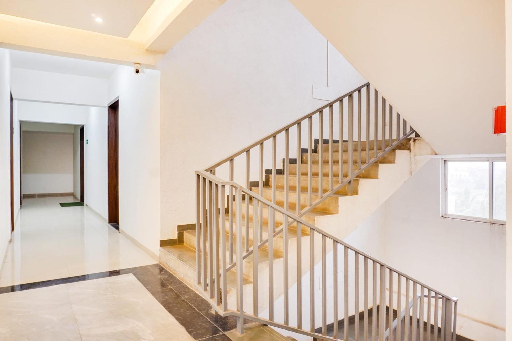 Super Townhouse Lohegaon Near Pune Airport Formerly Landmark Regency Lohogaon Zewnętrze zdjęcie