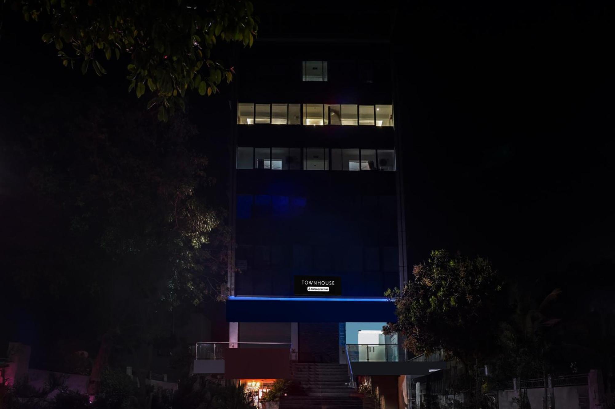 Super Townhouse Lohegaon Near Pune Airport Formerly Landmark Regency Lohogaon Zewnętrze zdjęcie