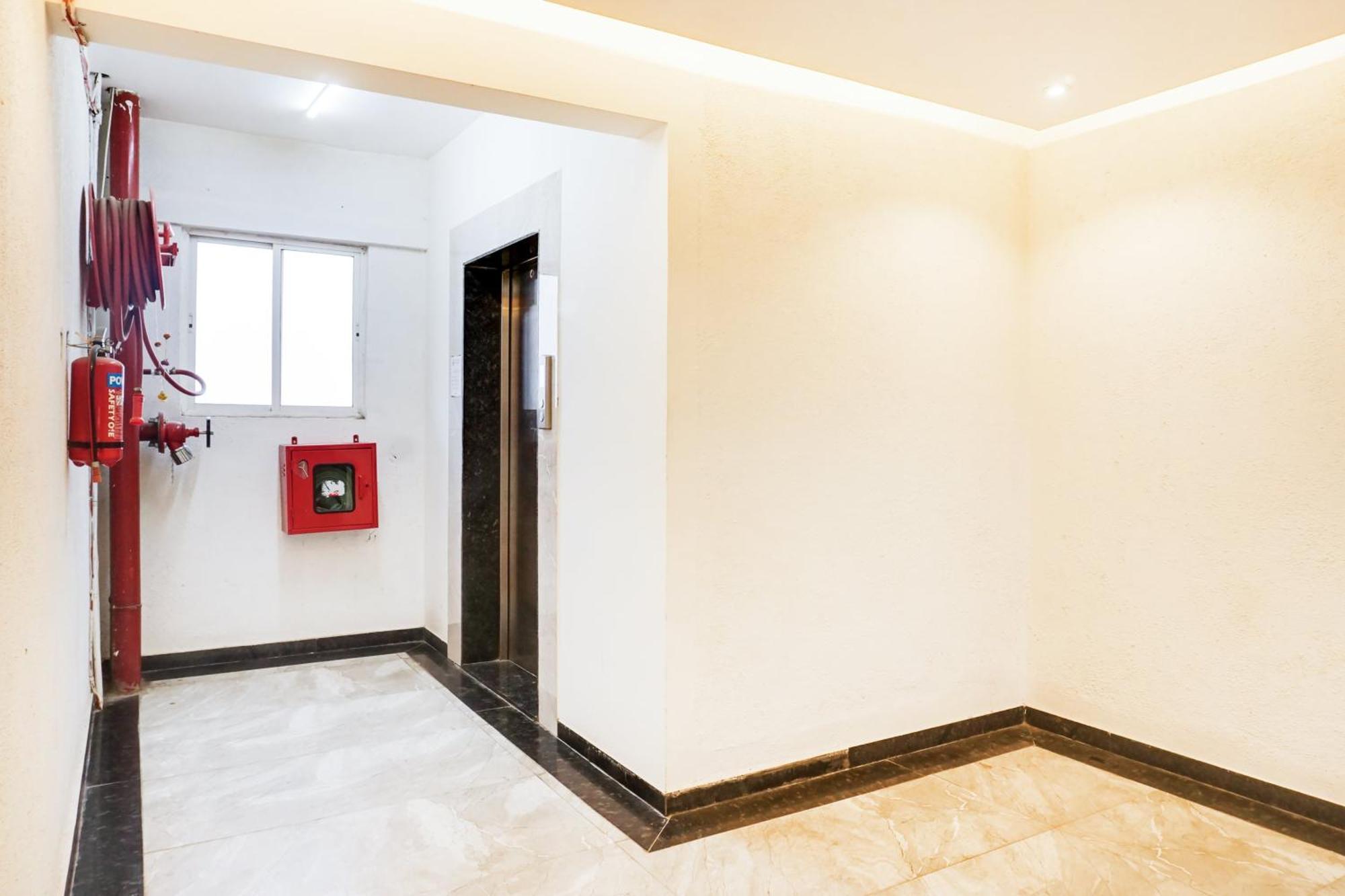 Super Townhouse Lohegaon Near Pune Airport Formerly Landmark Regency Lohogaon Zewnętrze zdjęcie